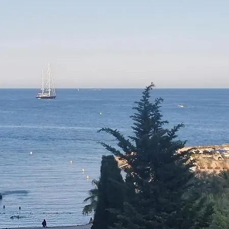 Near Monaco - Sea View - Sleeps 2 - Pets - Parking *